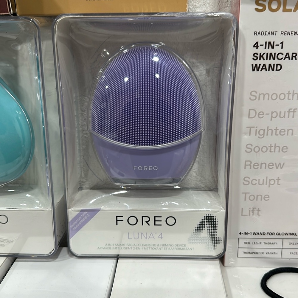SOLD!!! NIB FOREO Luna 4